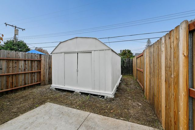 6212 Burns Way, Sacramento, CA 95824