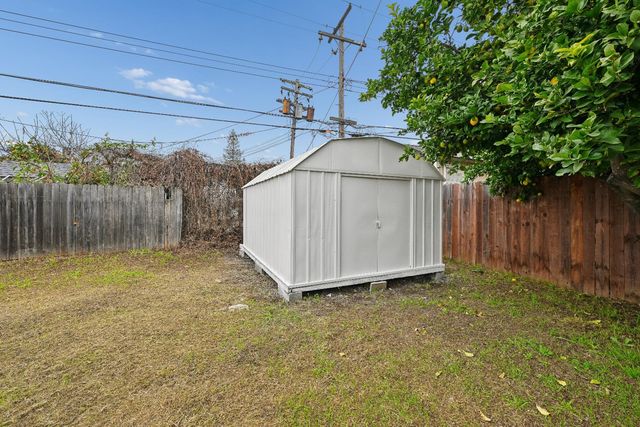 6212 Burns Way, Sacramento, CA 95824