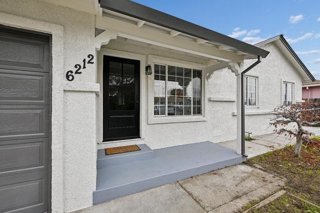 6212 Burns Way, Sacramento, CA 95824