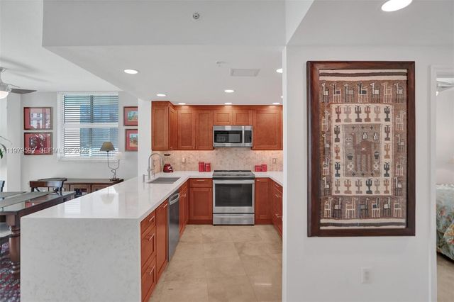 1250 S Miami Ave 2702, Miami, FL 33130