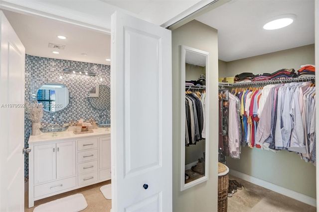 1250 S Miami Ave 2702, Miami, FL 33130