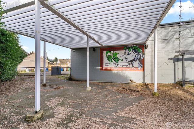 351 Park Avenue N, Renton, WA 98057