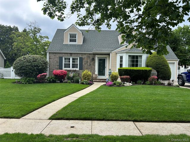 315 Maryland Avenue, Freeport, NY 11520