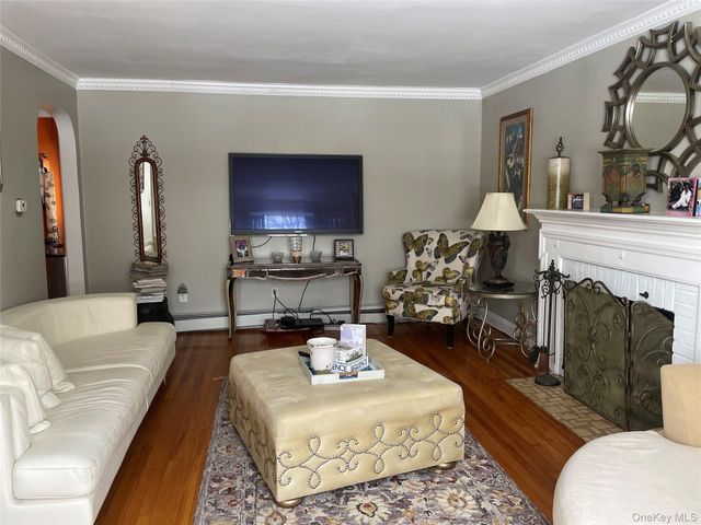 315 Maryland Avenue, Freeport, NY 11520