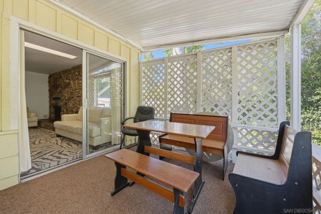 1521 Foothill Dr, Vista, CA 92084