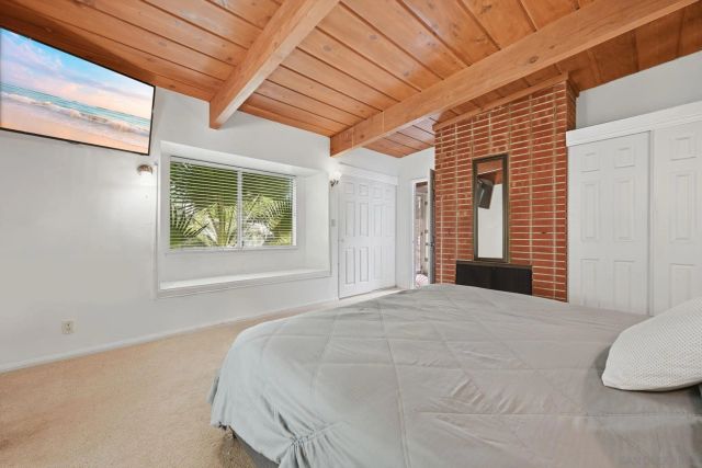 1521 Foothill Dr, Vista, CA 92084