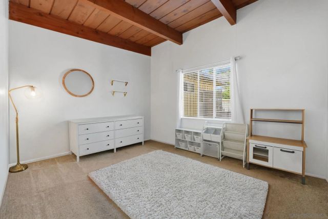 1521 Foothill Dr, Vista, CA 92084