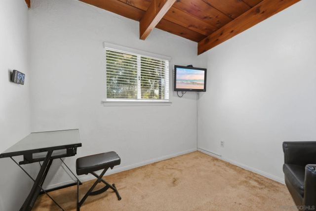 1521 Foothill Dr, Vista, CA 92084