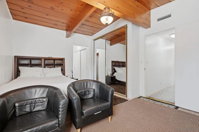 1521 Foothill Dr, Vista, CA 92084