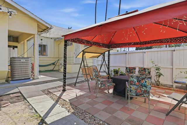 1521 Foothill Dr, Vista, CA 92084