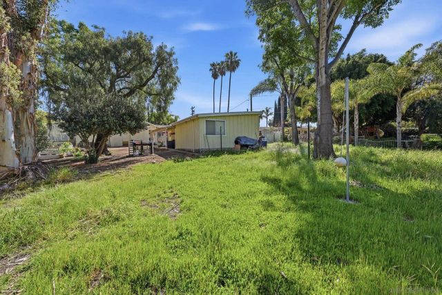 1521 Foothill Dr, Vista, CA 92084