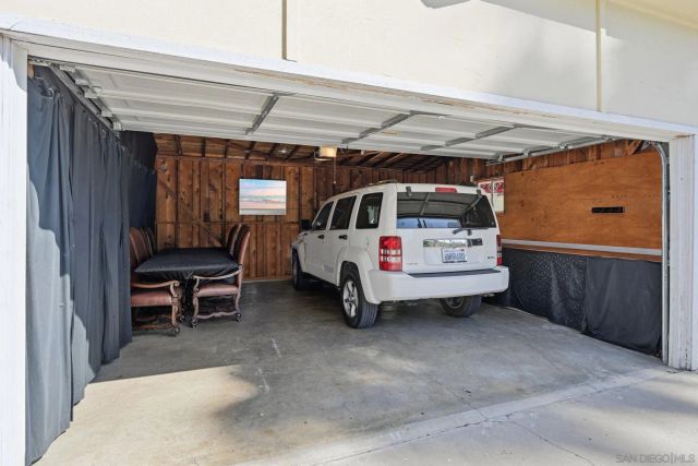 1521 Foothill Dr, Vista, CA 92084