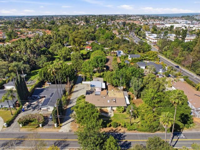 1521 Foothill Dr, Vista, CA 92084