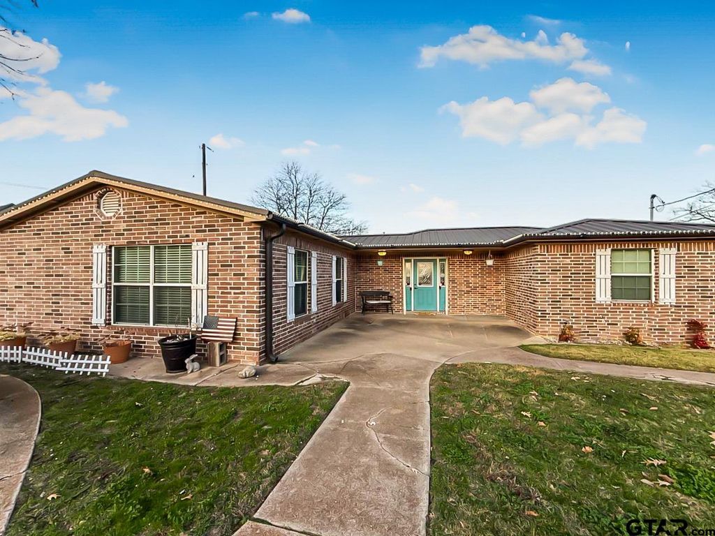 776 County Road 2220, Mineola, TX 75773
