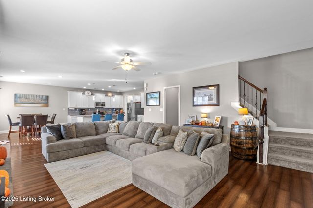 18107 Brightleaf Pl, Fisherville, KY 40023