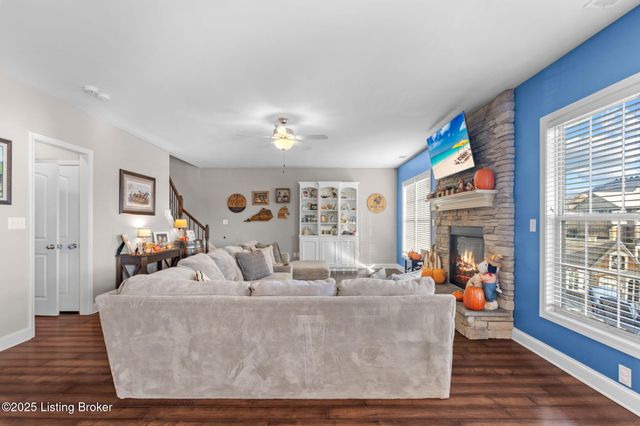 18107 Brightleaf Pl, Fisherville, KY 40023