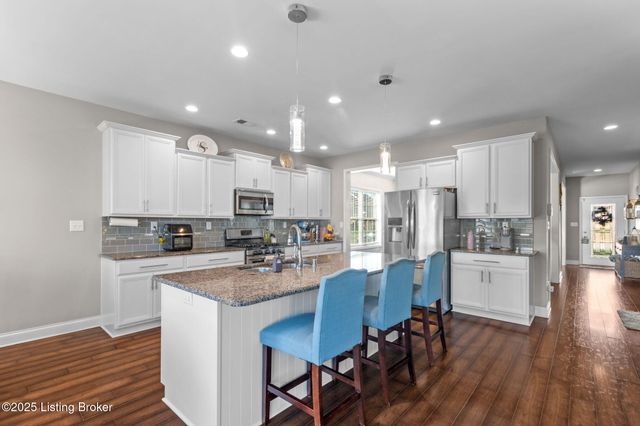 18107 Brightleaf Pl, Fisherville, KY 40023