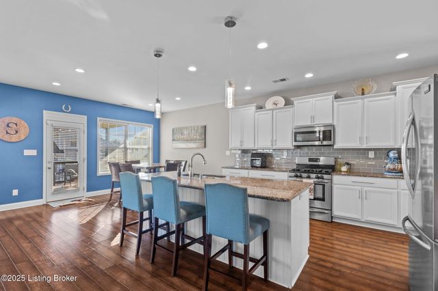 18107 Brightleaf Pl, Fisherville, KY 40023