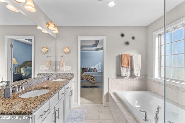 18107 Brightleaf Pl, Fisherville, KY 40023