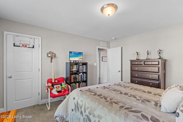 18107 Brightleaf Pl, Fisherville, KY 40023