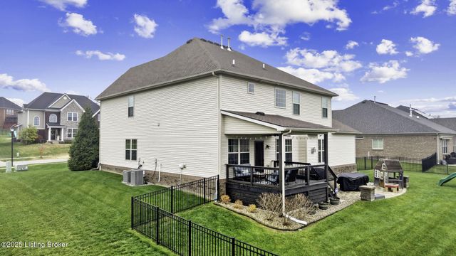 18107 Brightleaf Pl, Fisherville, KY 40023