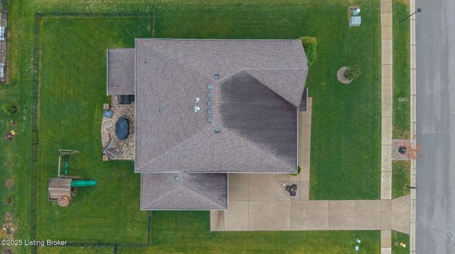 18107 Brightleaf Pl, Fisherville, KY 40023