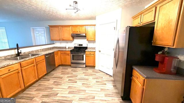 3070 Emden Trail, Snellville, GA 30039