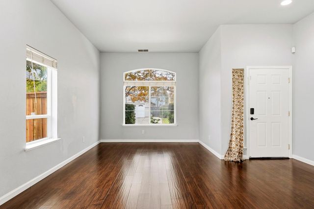 399 Bombay Cir, Sacramento, CA 95835