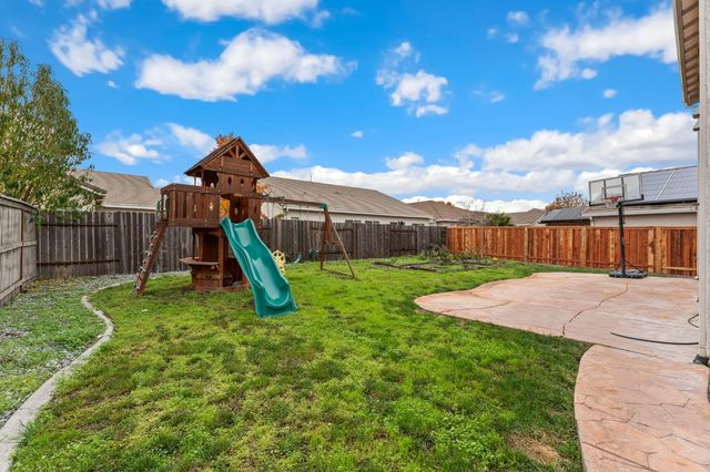 399 Bombay Cir, Sacramento, CA 95835