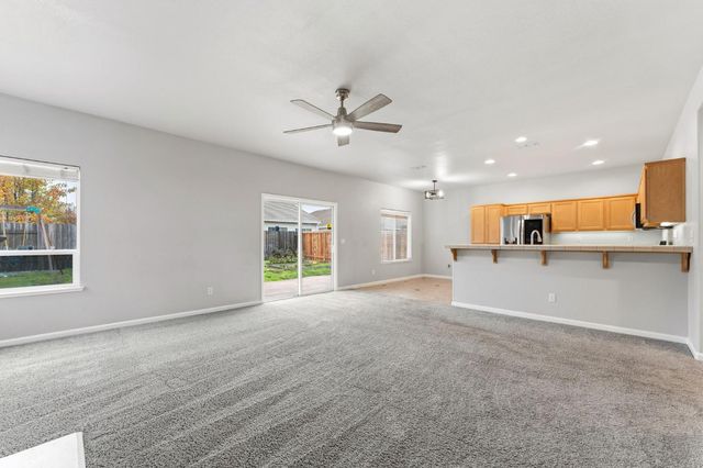 399 Bombay Cir, Sacramento, CA 95835