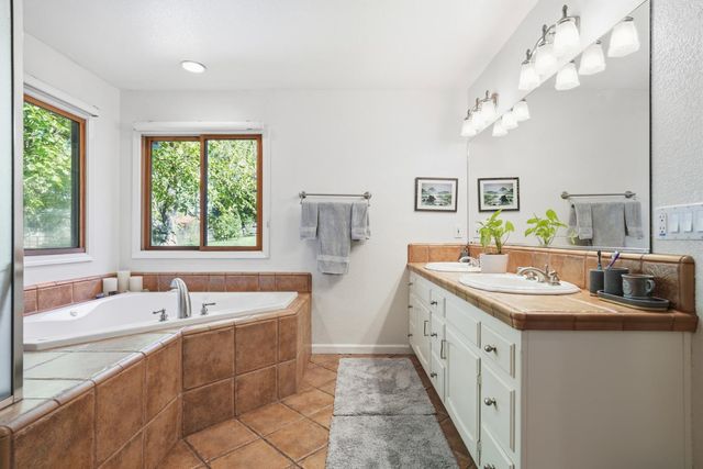 5400 Wise Rd, Lincoln, CA 95648