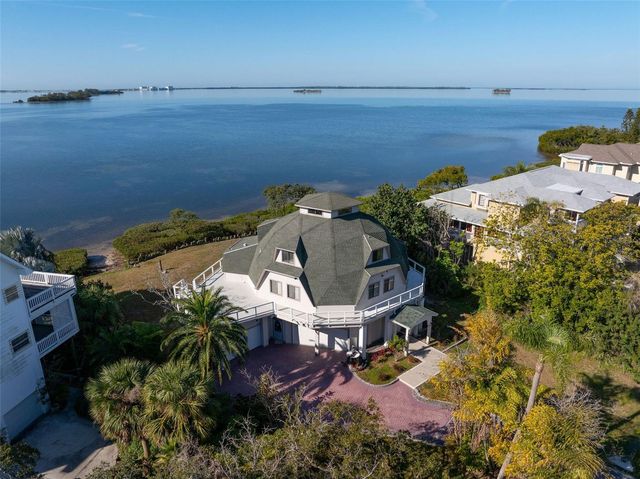 1074 POINT SEASIDE, Crystal Beach, FL 34681