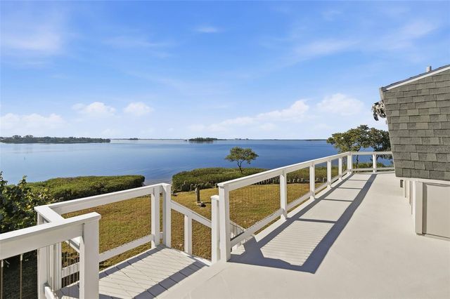 1074 POINT SEASIDE, Crystal Beach, FL 34681