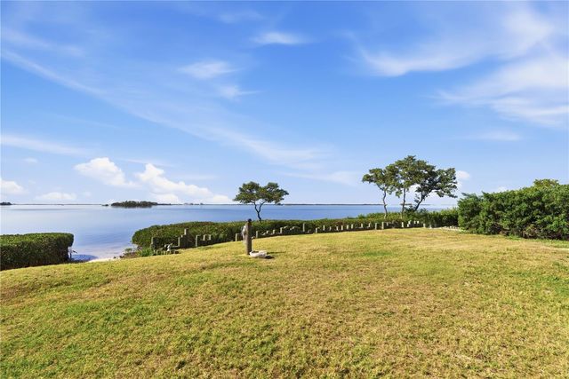 1074 POINT SEASIDE, Crystal Beach, FL 34681