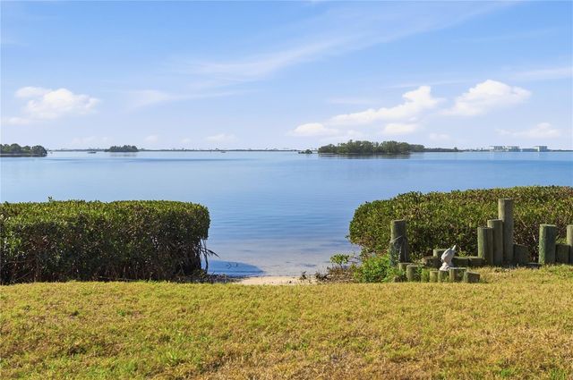 1074 POINT SEASIDE, Crystal Beach, FL 34681