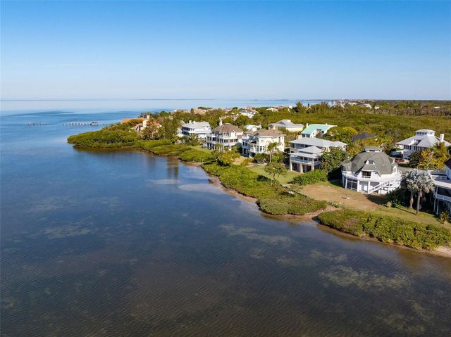 1074 POINT SEASIDE, Crystal Beach, FL 34681