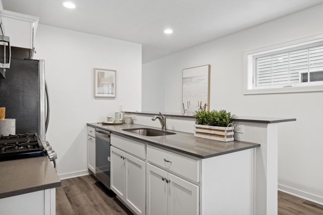 2034 James Avenue N, Minneapolis, MN 55411