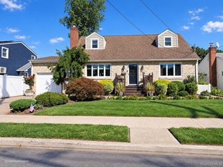 169 Doris Avenue, Franklin Square, NY 11010