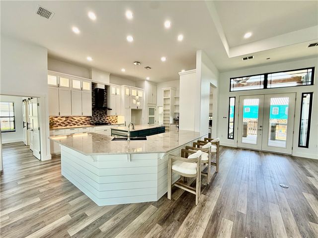 3702 Laguna Shores, Corpus Christi, TX 78418