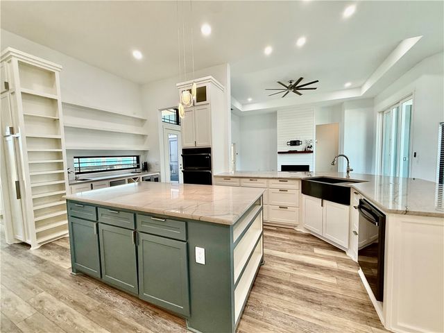 3702 Laguna Shores, Corpus Christi, TX 78418