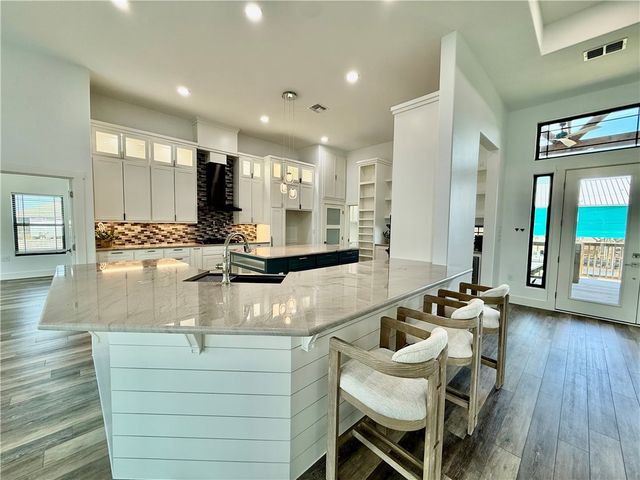 3702 Laguna Shores, Corpus Christi, TX 78418
