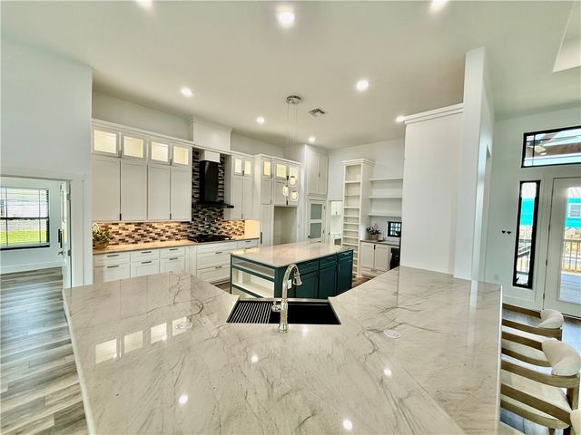 3702 Laguna Shores, Corpus Christi, TX 78418