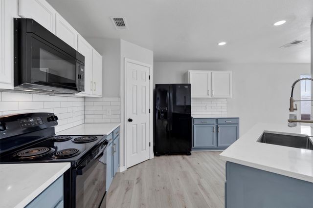 313 Drystone TRL, Liberty Hill, TX 78642