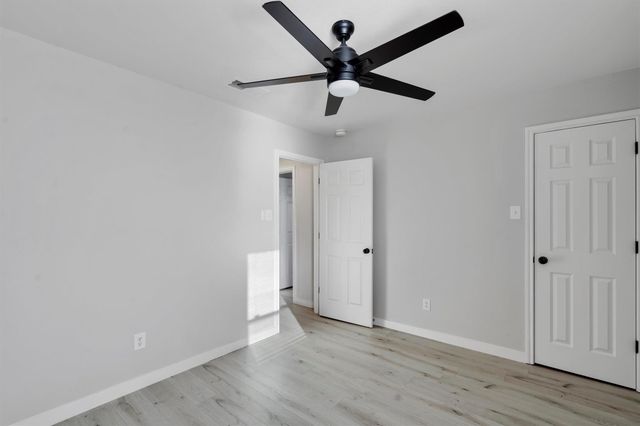 313 Drystone TRL, Liberty Hill, TX 78642