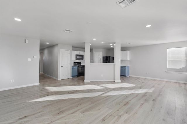 313 Drystone TRL, Liberty Hill, TX 78642