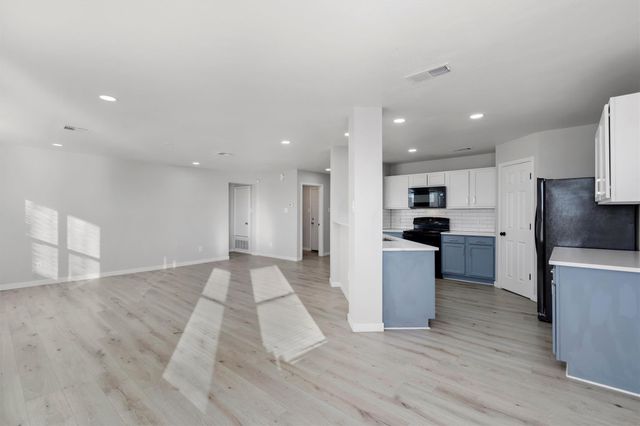 313 Drystone TRL, Liberty Hill, TX 78642