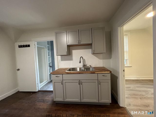 50 School Street, Groton, CT 06340