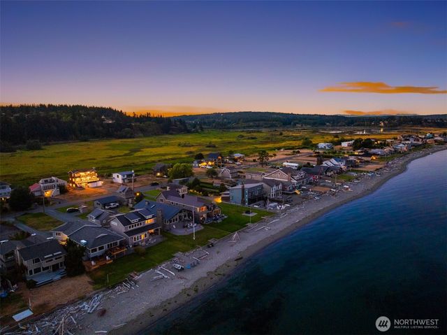 1943 Shore Avenue, Freeland, WA 98249