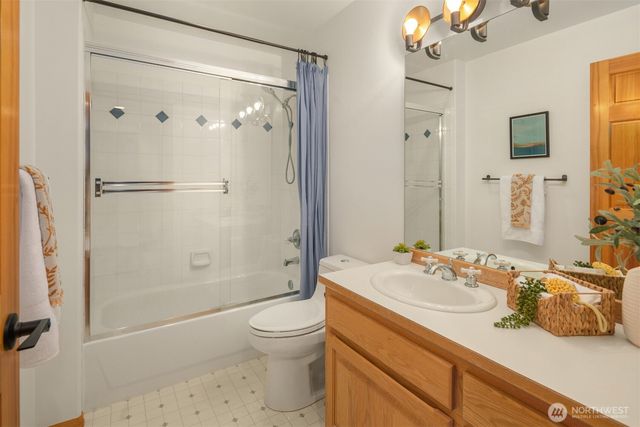 1943 Shore Avenue, Freeland, WA 98249