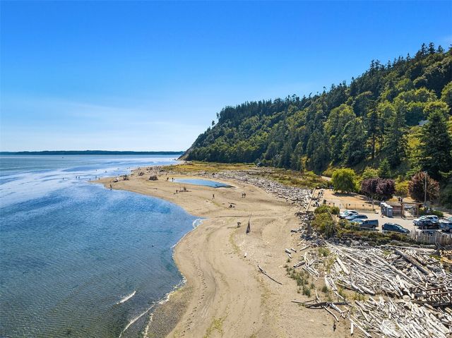 1943 Shore Avenue, Freeland, WA 98249